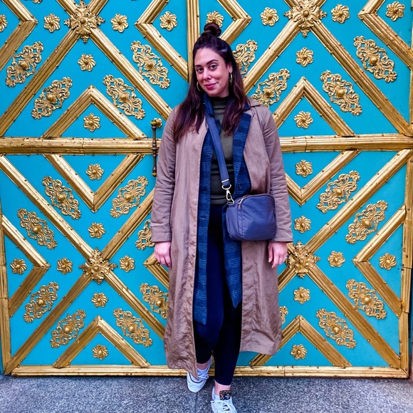 Meet your Posher, Jillian - Picture 2 of 3